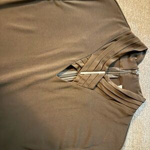 Calvin Klein new Top with Keyhole Detail